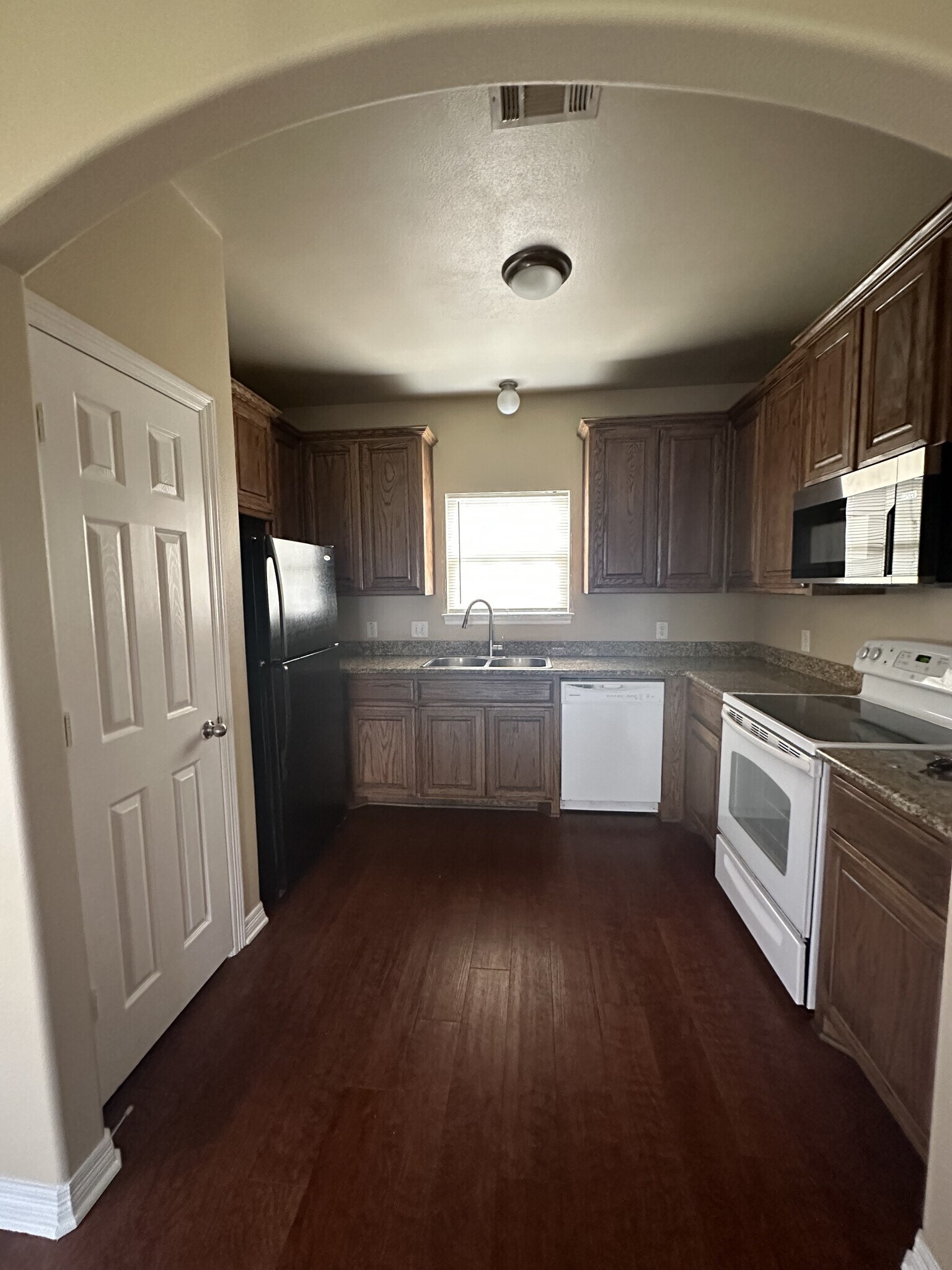 Building Photo - 701 Frame St