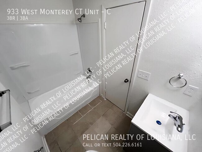 Building Photo - 933 Monterey Ct S