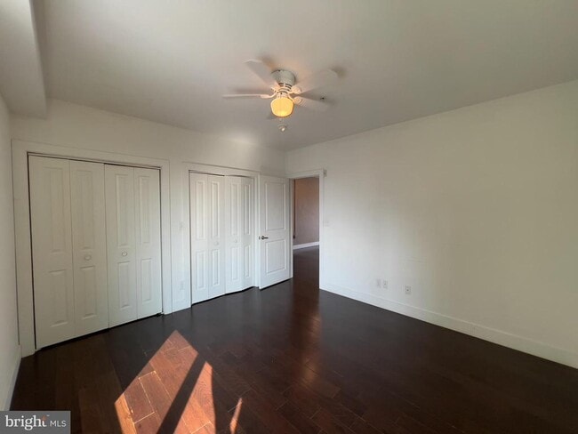 Building Photo - 1637 Poplar St