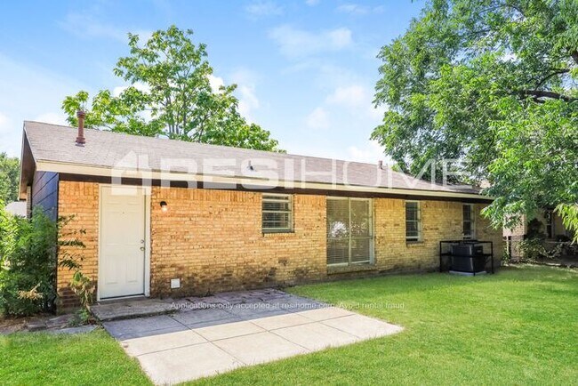 Building Photo - 4307 Linda Ln
