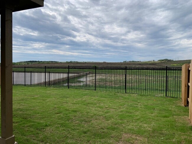 Building Photo - 152 Lime St