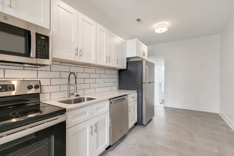 Building Photo - 1758 Park Ave