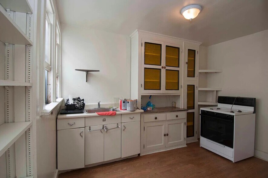 Building Photo - 6535 Northumberland St