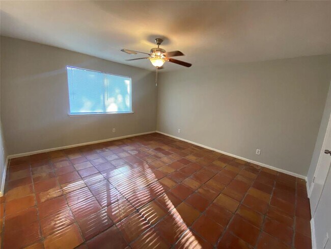 Building Photo - 14814 Croxton Dr