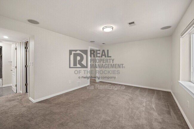 Building Photo - 1389 Finch St