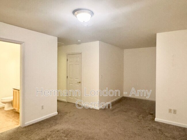 Building Photo - 4159 McPherson Ave