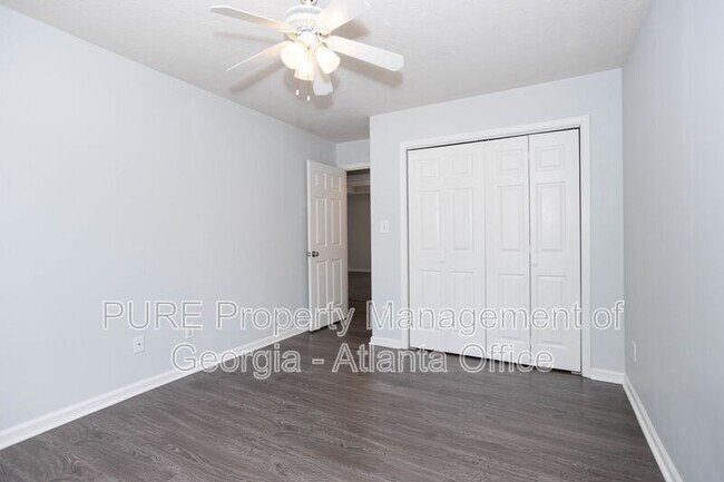Building Photo - 2739 Sanibel Ln SE