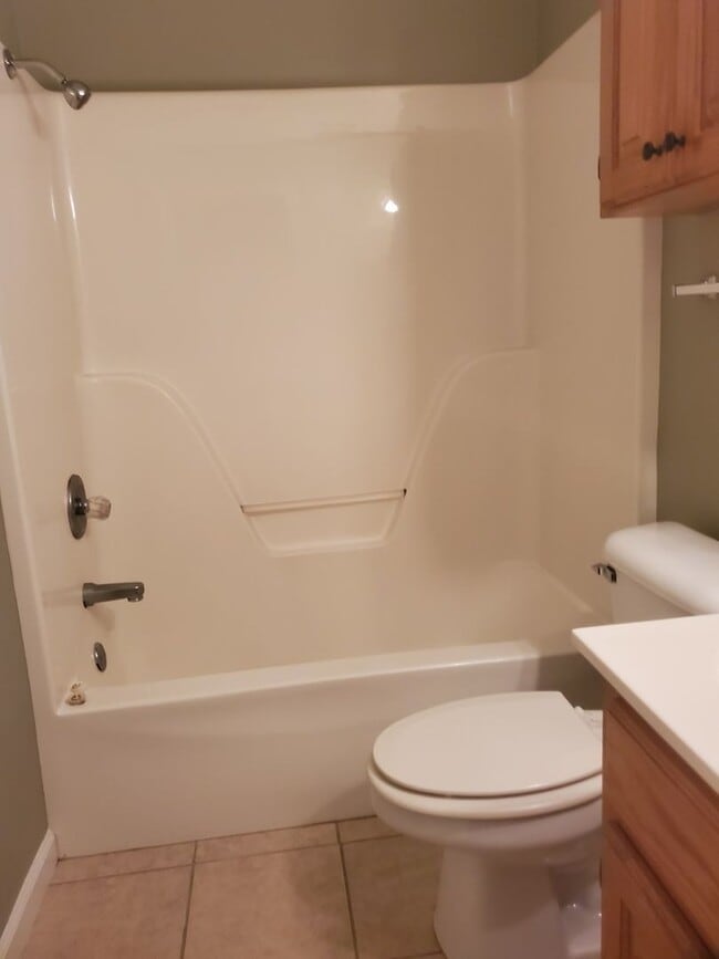 Building Photo - Cute Two Bedroom Two Bath Duplex