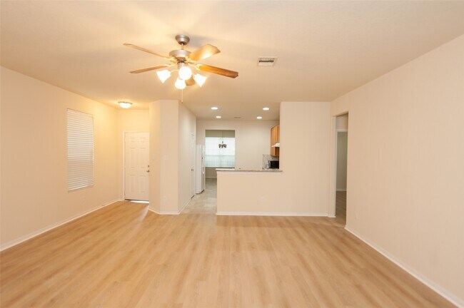 Building Photo - 18519 Each Elm Way