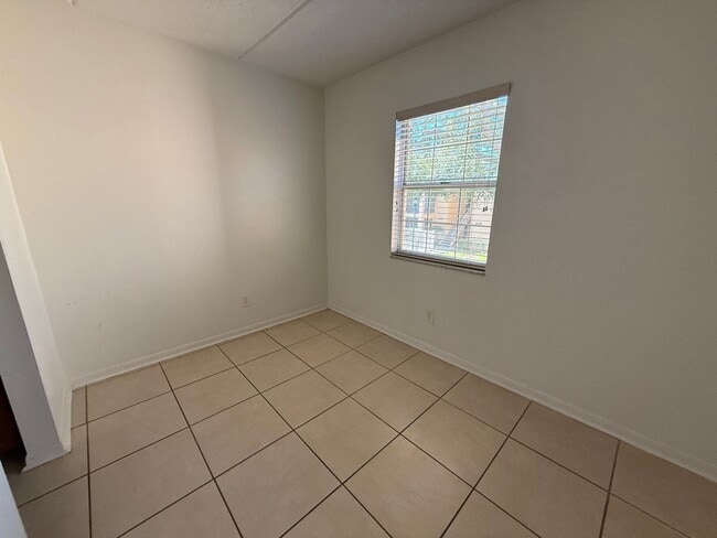 Building Photo - Delightful 2 bedroom in Habana Park!