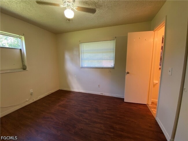 Building Photo - 7906 Suncoast Dr