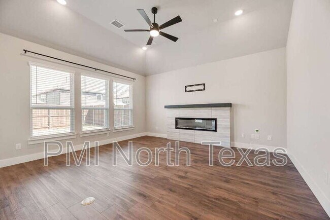 Building Photo - 6237 White Creek Drive