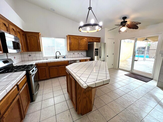 Building Photo - 3013 Verdugo Ln