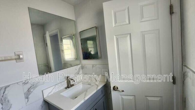 Building Photo - 2205 Calexico Way S