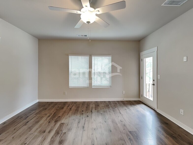 Building Photo - 108 Landsdown Xing