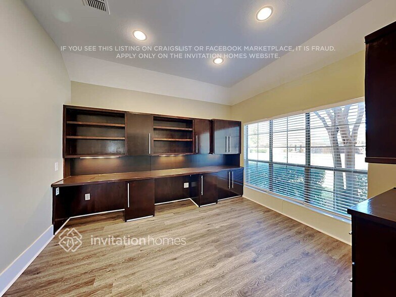 Building Photo - 1006 Eagle Nest Ave