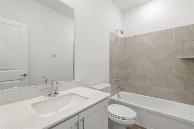 Building Photo - 5135 Bancroft Dr