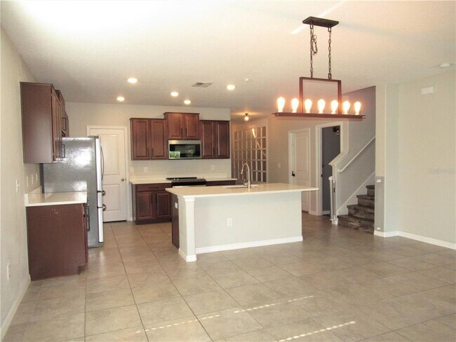 Building Photo - 10120 Rose Petal Pl