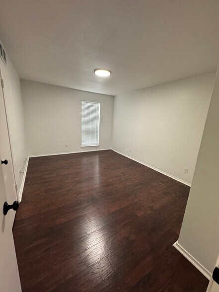 Building Photo - 900 S Weatherred Dr