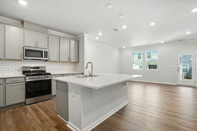 Building Photo - BRAND NEW TOWNHOME Available now, DEPOT 499 in Apex!