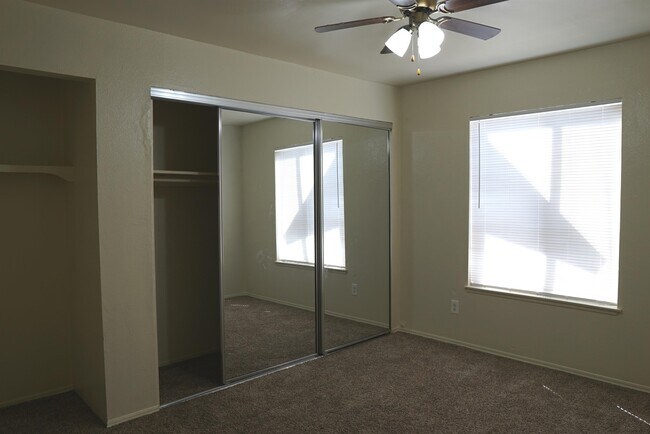 Building Photo - 52601 Avenida Navarro