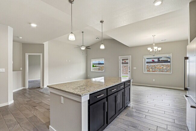 Building Photo - 14740 Mike a Mendoza Ave
