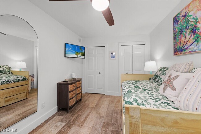 Building Photo - 10562 Gulf Shore Dr