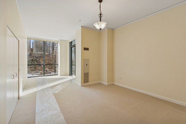 Building Photo - 201 N Westshore Dr