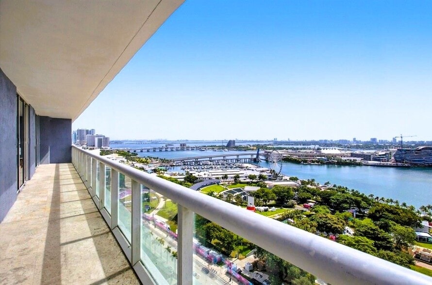 Building Photo - 50 Biscayne Blvd