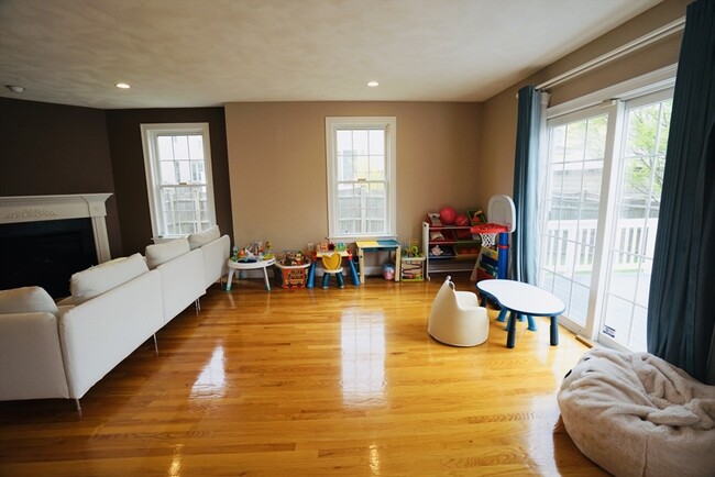 Building Photo - 94 3rd St