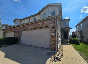 Building Photo - 3 Bedroom Duplex in Normal!