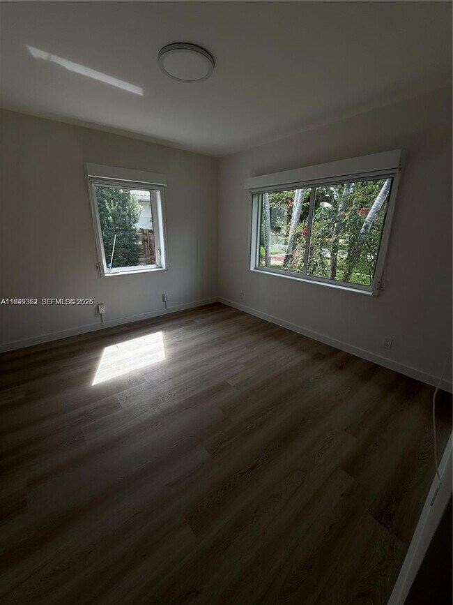 Building Photo - 675 NE 93rd St