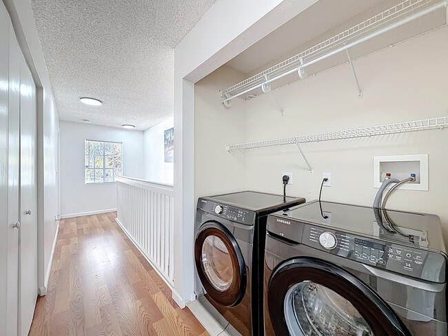 Building Photo - 4702 NW 59th Manor