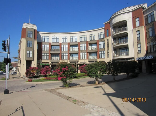 Building Photo - 650 S Mill St