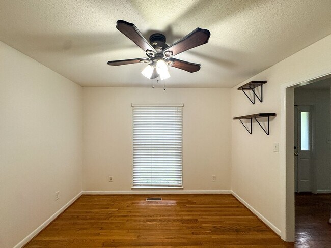 Building Photo - Charming 3 Bed 1.5 Bath Home Close to Fort Liberty