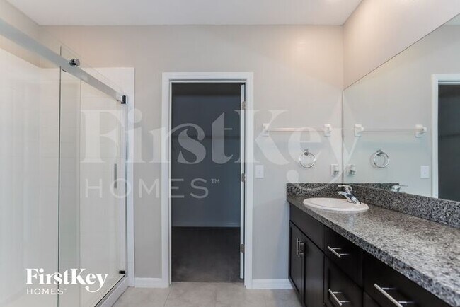 Building Photo - 10226 Bright Crystal Ave