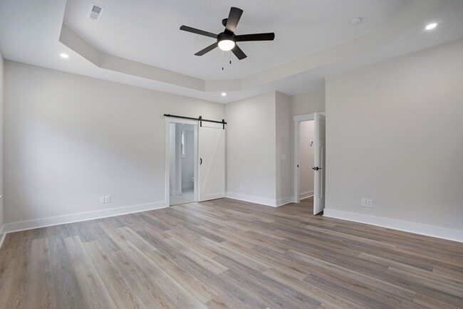 Building Photo - 3 Bedroom Home For Rent Near Dover Road!