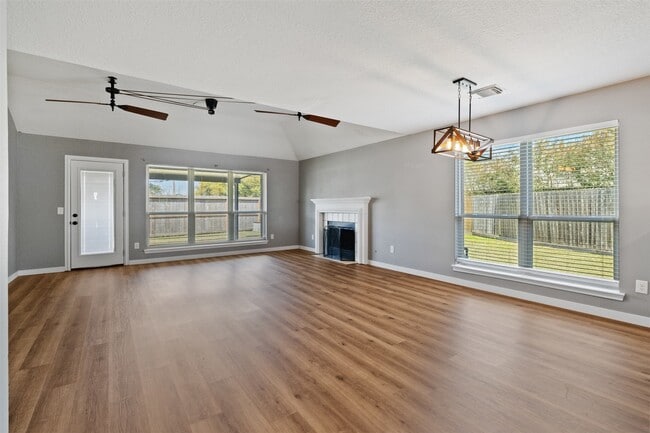 Building Photo - 3904 Ivywood Dr