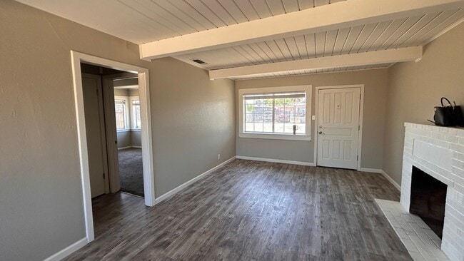 Building Photo - Nice home in Sacramento