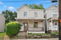 Building Photo - Beautiful 3 Bedroom House in Munhall available now!