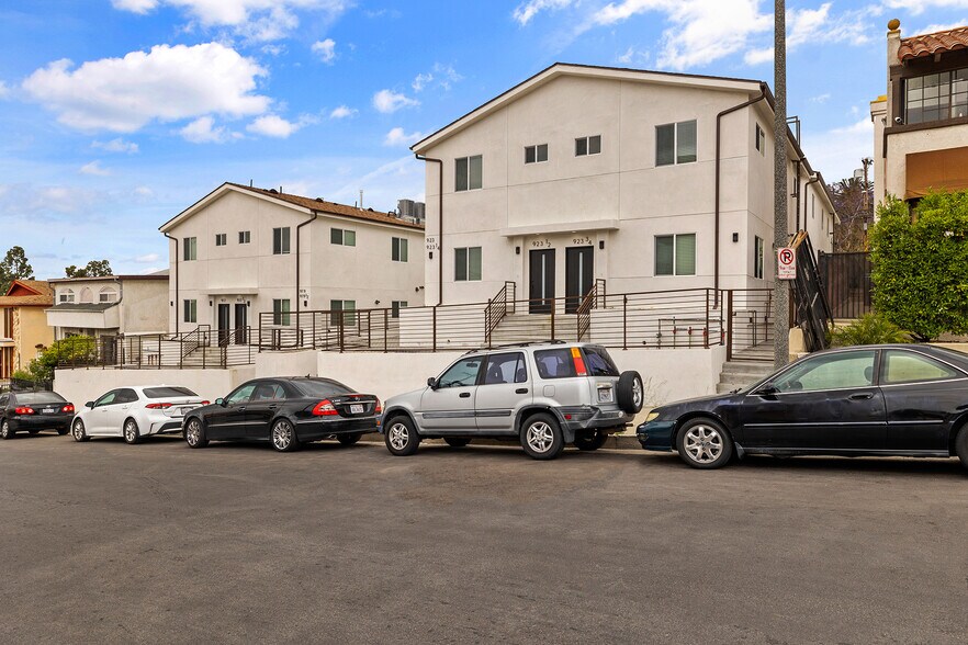 Building Photo - 917 N Beaudry Ave