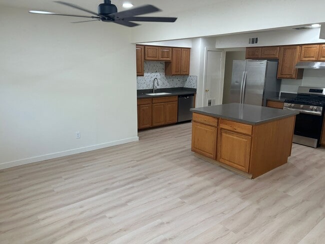 Building Photo - Move in Special!!  $500 off your first month for a lease signed by August 15, 2026 !!!Single leve...