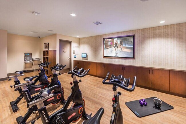 Building Photo - 345 E McKinley Ave