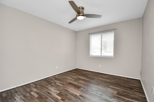 Building Photo - 13002 Kingsmill Dr