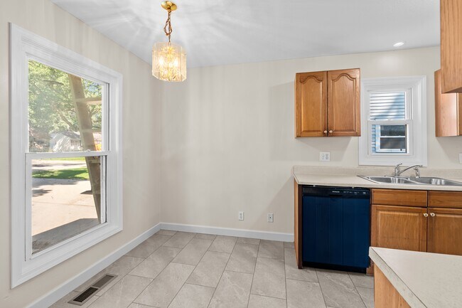 Building Photo - 5310 Winona Dr