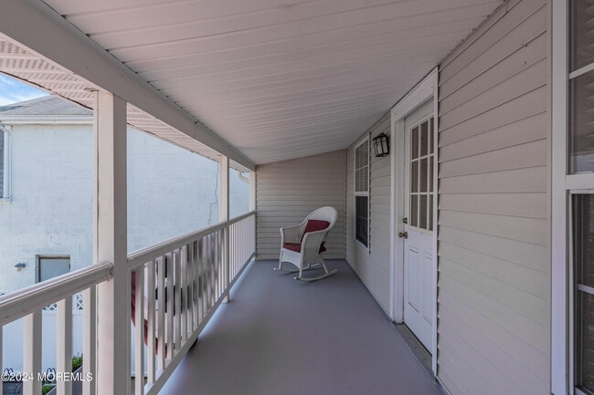Building Photo - 509 8th Ave