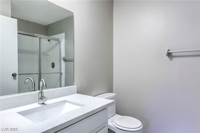 Building Photo - 6647 W Tropicana Ave