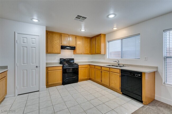 Building Photo - 11924 Lemon Balm St