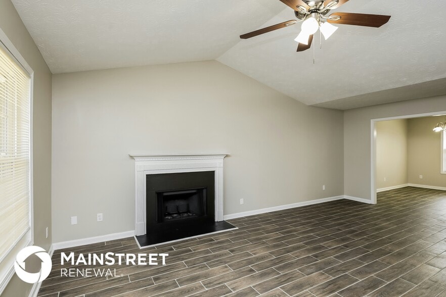 Building Photo - 420 Foxdale Rd