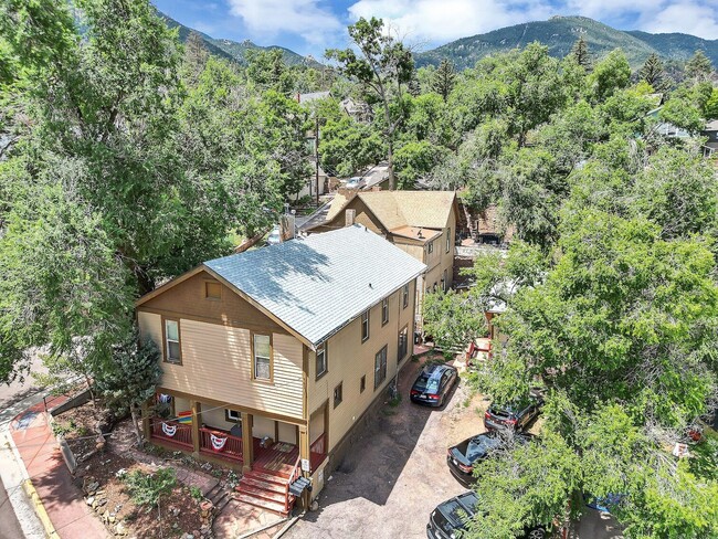 Building Photo - 6 Navajo Ave